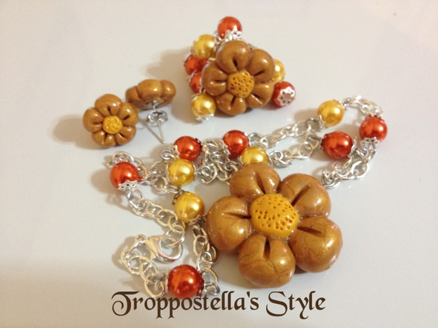 Orecchini Anello E Collana Con Perle E Fiore In Fimo Troppostella S Style