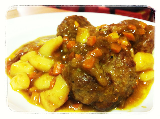 Albondigas con sepia y curry Mejor en Casa Chef a domicilio Albondigas con sepia y curry Mejor en Casa Chef a domicilio