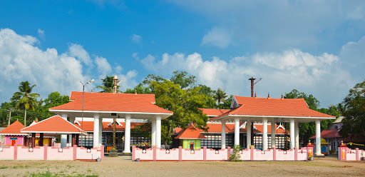 Valavanadu Puthenkavu Devi Temple., Railway Station Road, Kanjikuzhy, Valavanadu, Mararikulam, Kerala 688523, India, Hindu_Temple, state KL