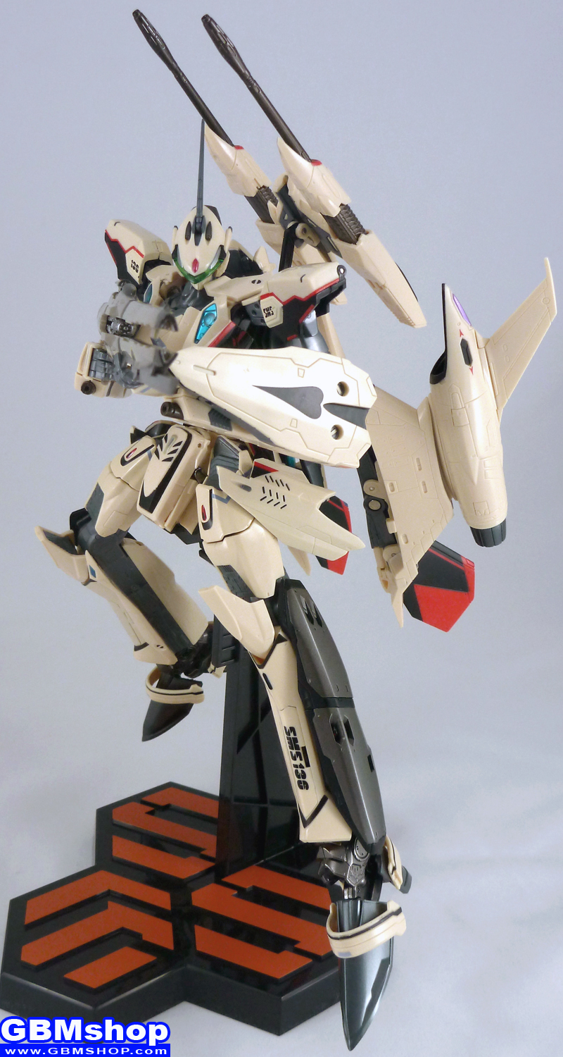 Macross Frontier YF-29 Durandal Isamu Dyson Custom Battroid Mode