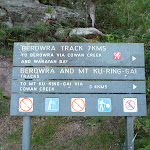 Berowra Track sign north of Apple Tree Bay (421033)