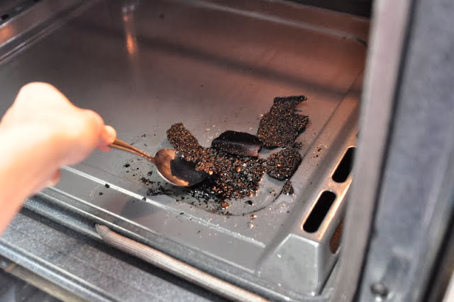  How to clean burned  oven