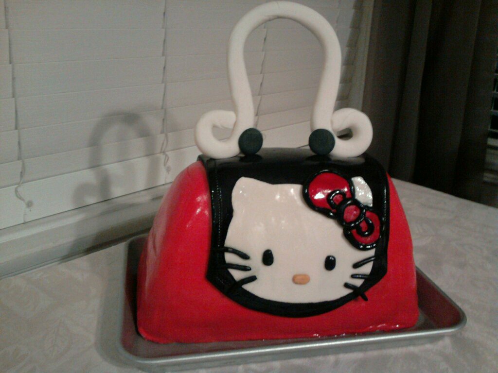 Aimeejo Desserts Hello Kitty Purse Cake Hello Kitty Purse Cake