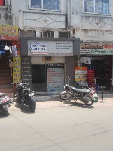 Modern Xerox & Typing Center, Niwas Building Near Tower,, Tower Rd, Mangaliya Wad, Navsari, Gujarat 396445, India, Copy_Shop, state GJ