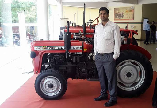 Uma Tractors And Motors, N H 8, Ajmer-Jaipur Expy, Tolamal, Rajasthan, India, Truck_Dealer, state RJ