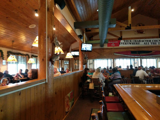 American Restaurant «Adventures Restaurant & Pub», reviews and photos, 2901 College Dr, Rice Lake, WI 54868, USA