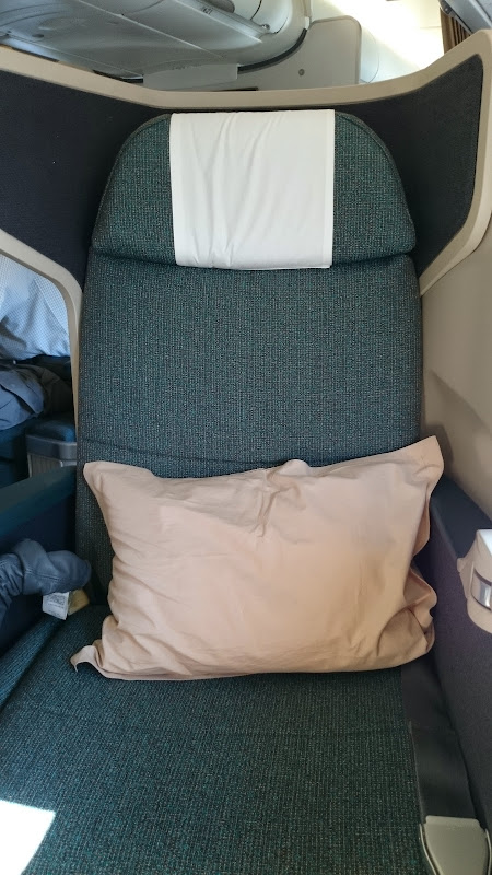 DSC 2664 - REVIEW - Cathay Pacific : Business - Sydney to Hong Kong (A330 Longhaul Config)