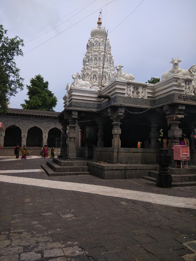 Shri Mallikarjun Temple, 719,kumbahr wada,noth kasaba, Balives, NH 9, Budhavar Peth, Solapur, Maharashtra 413002, India, Place_of_Worship, state MH