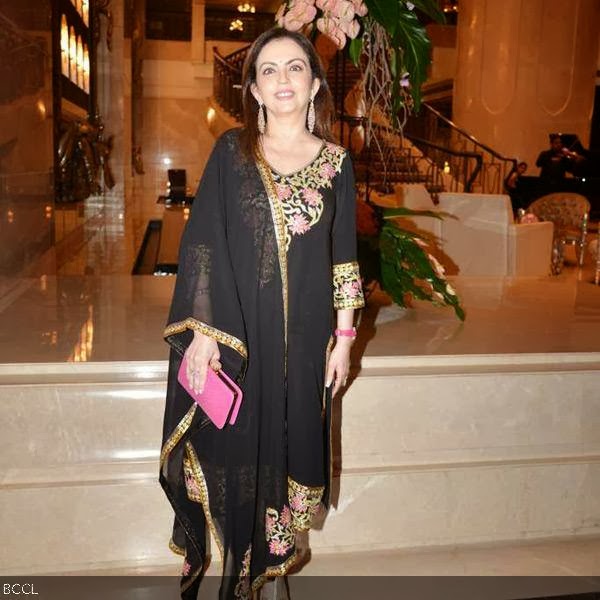 Nita Ambani poses for the cameras during Passages art event hosted by Palladium Hotel, in Mumbai. (Pic: Viral Bhayani) 