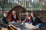 L'assemblée générale des résidents (ADCR) a monté un projet de jardin collectif à la Cité internationale
Espace multi-fonctionnel à porté environnementale et pédagogique, ce jardin est également un espace de rencontre et de partage autour d'activités socio-culturelles (jardinage, barbecue, zone de travail, concert en plein air etc...).