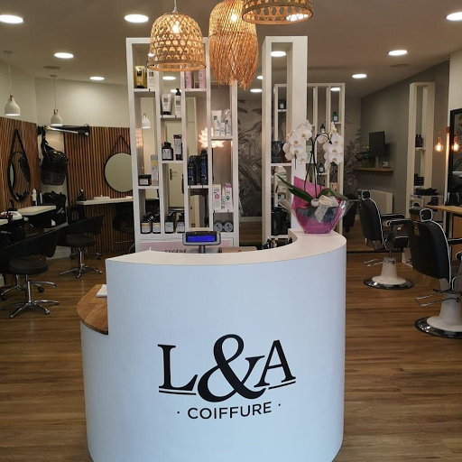 L & A Coiffure logo