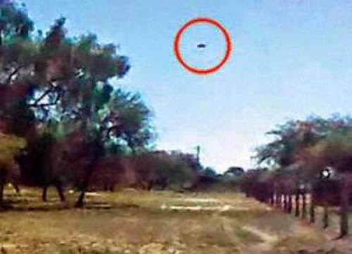 Ufo Sightings Two Agronomists Photographed Ufo Over Santiago Field Argentina April 25 2013