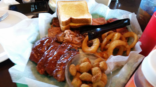 Barbecue Restaurant «Redneck Ranch Restaurant», reviews and photos, 117 W Short St, Clarkson, KY 42726, USA