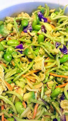 Ramen Noodle Broccoli Slaw Recipe, fast and easy but also tasty and full of fun textures!