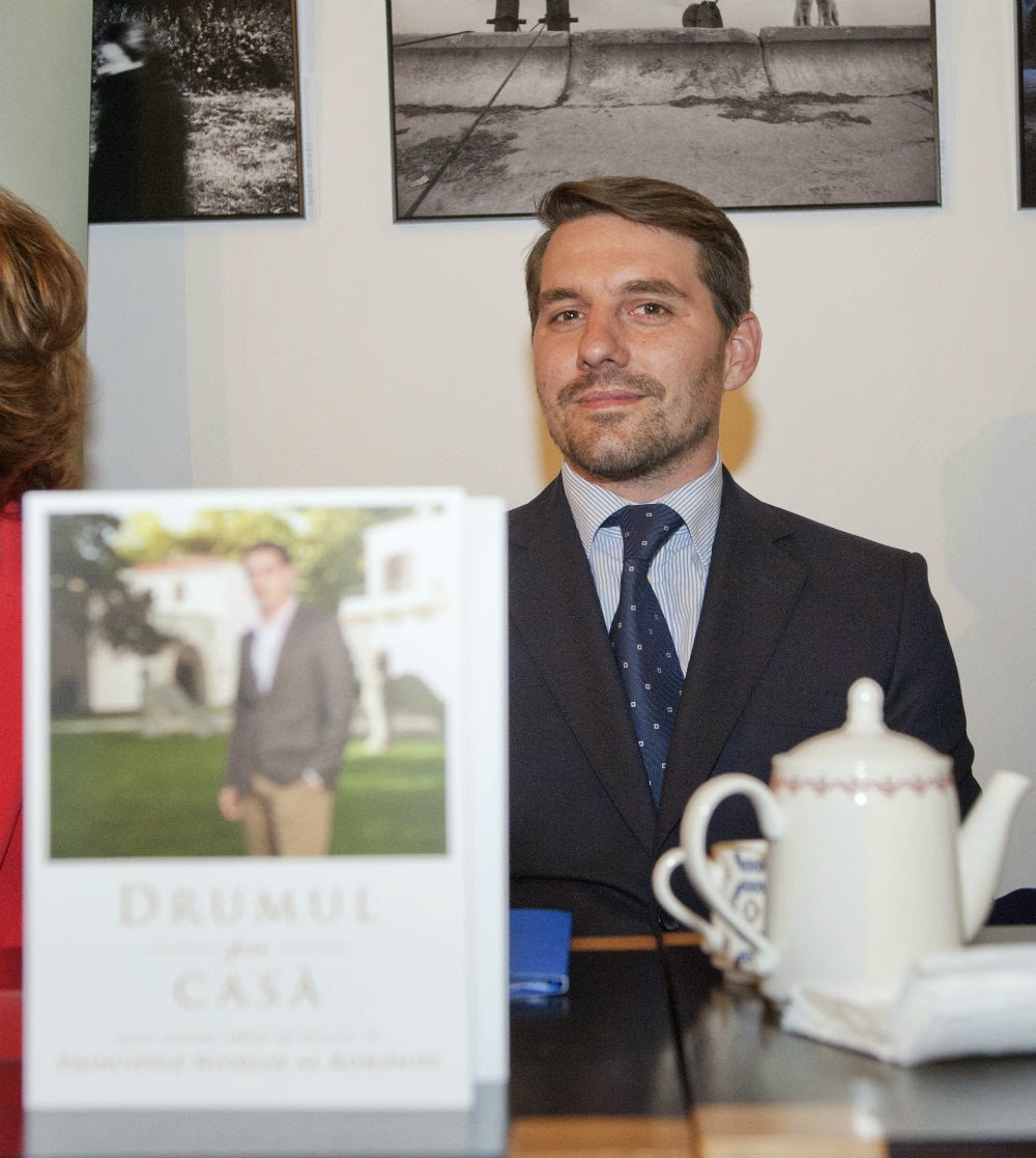 Principele Nicolae, Principesa Margareta - Lansarea volumului Drumul spre casă la Librăria Cărturești Principele Nicolae, Principesa Margareta - Lansarea volumului Drumul spre casă la Librăria Cărturești