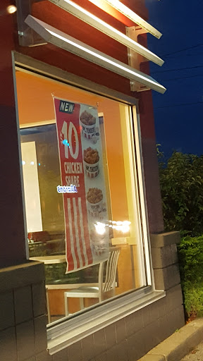 Fast Food Restaurant «KFC», reviews and photos, 1414 E Apple Ave, Muskegon, MI 49442, USA