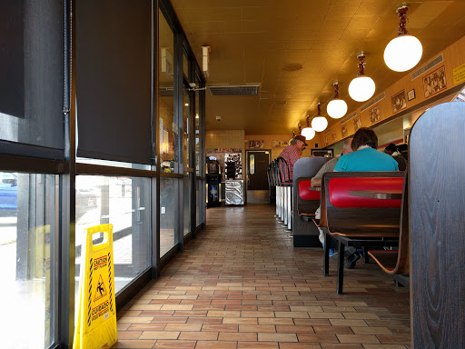 Breakfast Restaurant «Waffle House», reviews and photos, 3305 E Race Ave, Searcy, AR 72143, USA