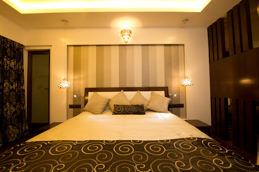Yellow Tree - Best Budget Hotels, 1st Floor, Swastik Prabha Aakash, Road No. 3, Contractors Area,, Inner Circle Road, Bistupur, Jamshedpur, Jharkhand 831001, India, Hotel, state JH