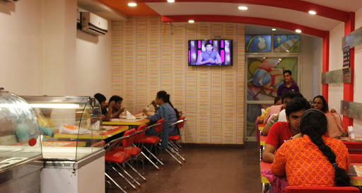 Darleys Ice Cream Parlour, Shop.No.2,Sonali Pearl Complex, Opp. Big Bazar, Near Chandana Bros, Ameerpet, Hyderabad, Telangana 500016, India, Ice_Cream_Shop, state TS