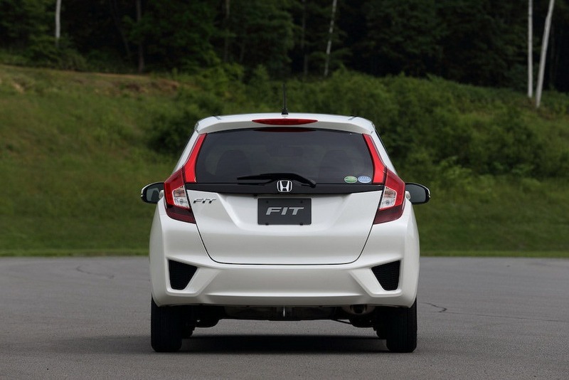 2014-Honda-Fit-Jazz-35[2]