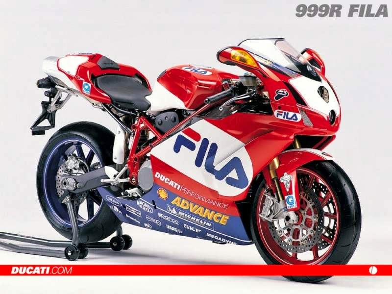 999R Fila gets her tail fettled by Neil Hodgson. | Ducati.org forum