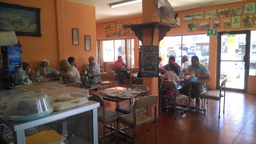 Restaurant y Cafeteria Gardenias, Avenida Independencia 170, Zona Centro, 26700 Sabinas, México, Restaurante de comida para llevar | COAH