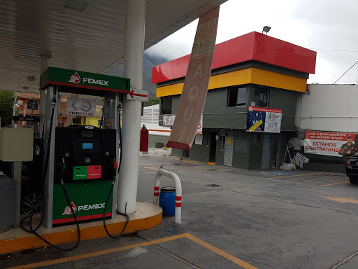 Oxxo Gas Garza Sada, Av Eugenio Garza Sada 5911, Villa Las Fuentes, 64890 Monterrey, N.L., México, Gasolinera | NL