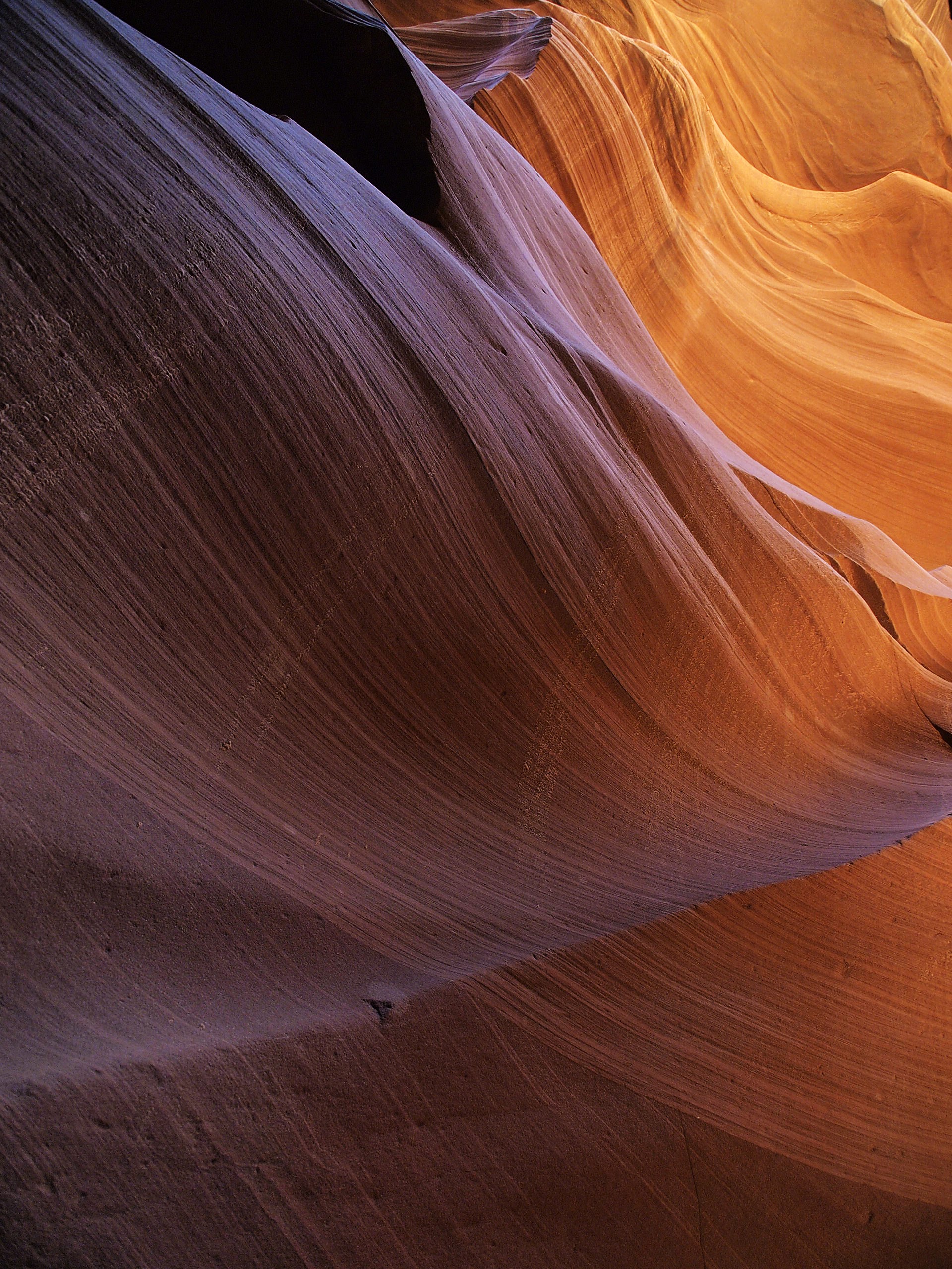 The rich colors of the Lower Antelope Canyon in the morning light