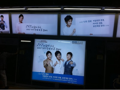 [Fotos] anuncios en el transporte público de la Campaña de "Do It Now" de JYJ!  06_584x437