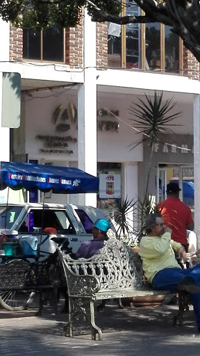 Farmacias del Ahorro, Portal Hidalgo, Centro, 59750 Tangancícuaro de Arista, Mich., México, Farmacia | MICH