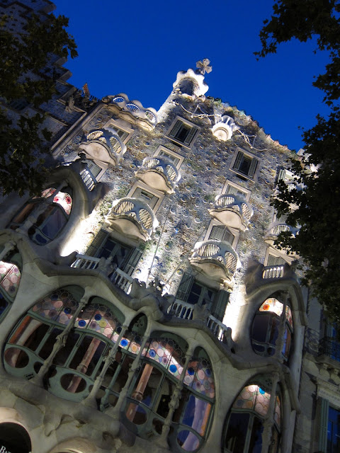 Casa Batllo , andother genious creation from Anton Gaudi... TD is a little more than obsessed