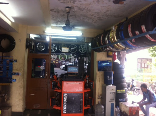 Gurmeet Tyre Shopee, GH-14/557, Nangloi Saiyed Road, GH 14, Block GH 14, Paschim Vihar, Delhi, 110087, India, Tyre_Shop, state UP