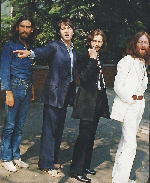 Foto dos bastidores da sessão dos Beatles em Abbey Road Foto dos bastidores da sessão dos Beatles em Abbey Road