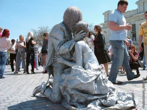 Living+Statues+In+Ukraine02.jpg