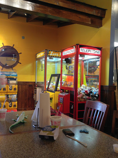 Hamburger Restaurant «Fuddruckers», reviews and photos, 10435 N Kings Hwy, Myrtle Beach, SC 29572, USA