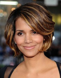 Halle Berry, rosto oval, de cabelo chanel