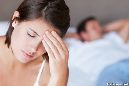 Hình ảnh phụ nữ buồn vì thất tình, tâm trạng cô đơn Ảnh người vợ buồn
