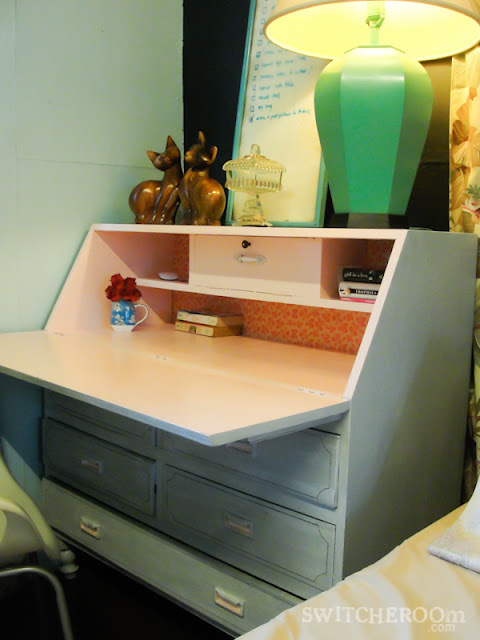 diy lamp, spray painted lamp, turquoise lamp, grey secretary desk, pink secretary desk
