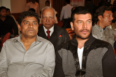 Johny Lever and Aditya Pancholi caught engrossed during the music launch of 'Deewana Main Deewana', held at Andheri in Mumbai. (Pic: Viral Bhayani)