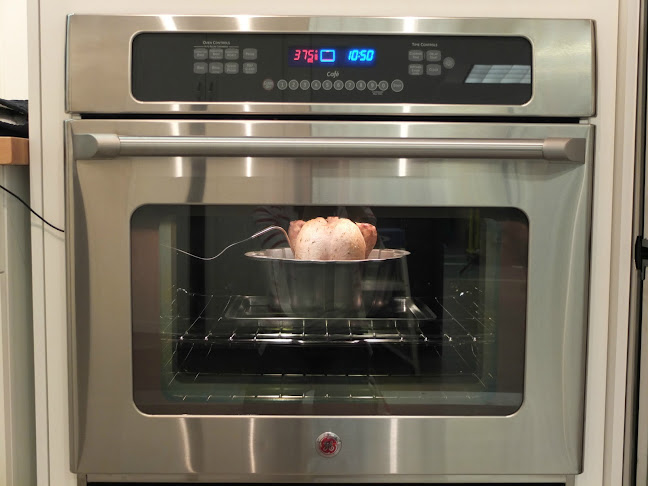 How to make roast chicken in a bundt pan