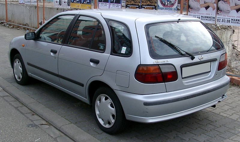 nissan-Almera-1995