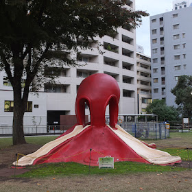 Passerby 公園遊具 恵比寿東公園のタコ山の現在