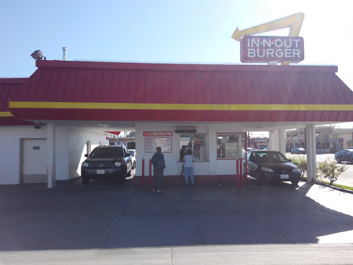 Hamburger Restaurant «In-N-Out Burger», reviews and photos, 14330 Pioneer Blvd, Norwalk, CA 90650, USA