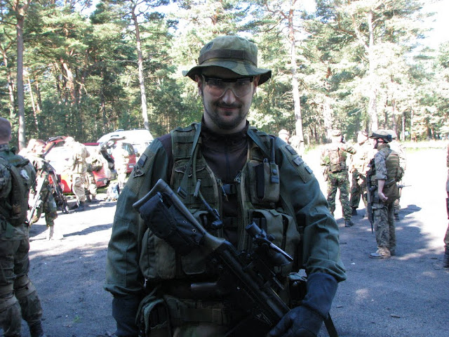 Na pierwszym planie Grizzly (SN) Na pierwszym planie Grizzly (SN)