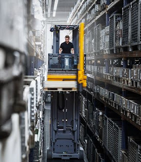 VNA xe nâng 3 chiều VNA xe nâng 3 chiều