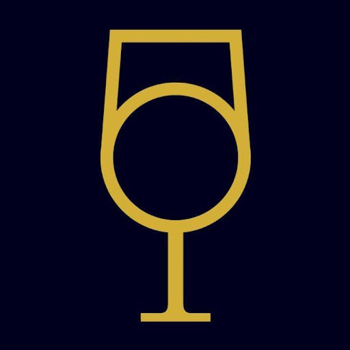 Premier Golf and Wine logo