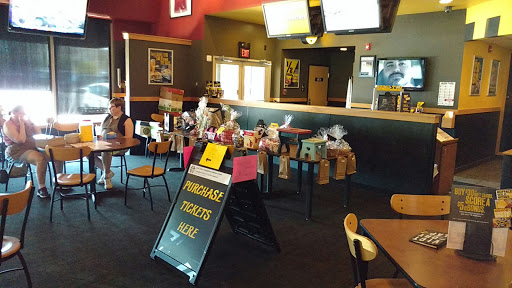 Chicken Wings Restaurant «Buffalo Wild Wings», reviews and photos, 3540 McKinley Pkwy, Buffalo, NY 14219, USA