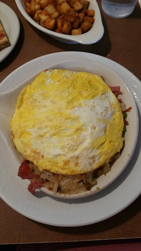 Breakfast Restaurant «The Cracked Egg», reviews and photos, 5570 Painted Mirage Rd, Las Vegas, NV 89149, USA