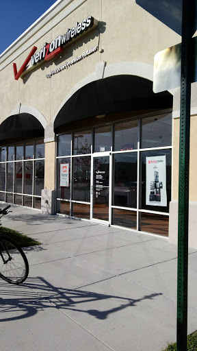 Cell Phone Store «GoWireless Verizon Authorized Retailer», reviews and photos, 12640 S Orange Blossom Trail #100, Orlando, FL 32837, USA