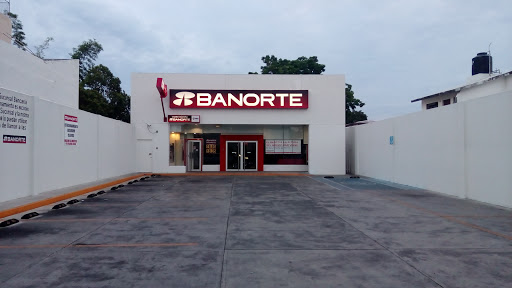 Banorte, Av. San Fernando 517, Jardines de Las Lomas, Camino Real, 28014 Colima, Col., México, Banco | COL